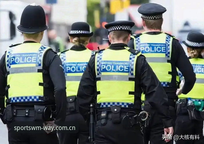 世界杯安保策略调整深度解析：英国警员缩减背后的国际警务合作新格局